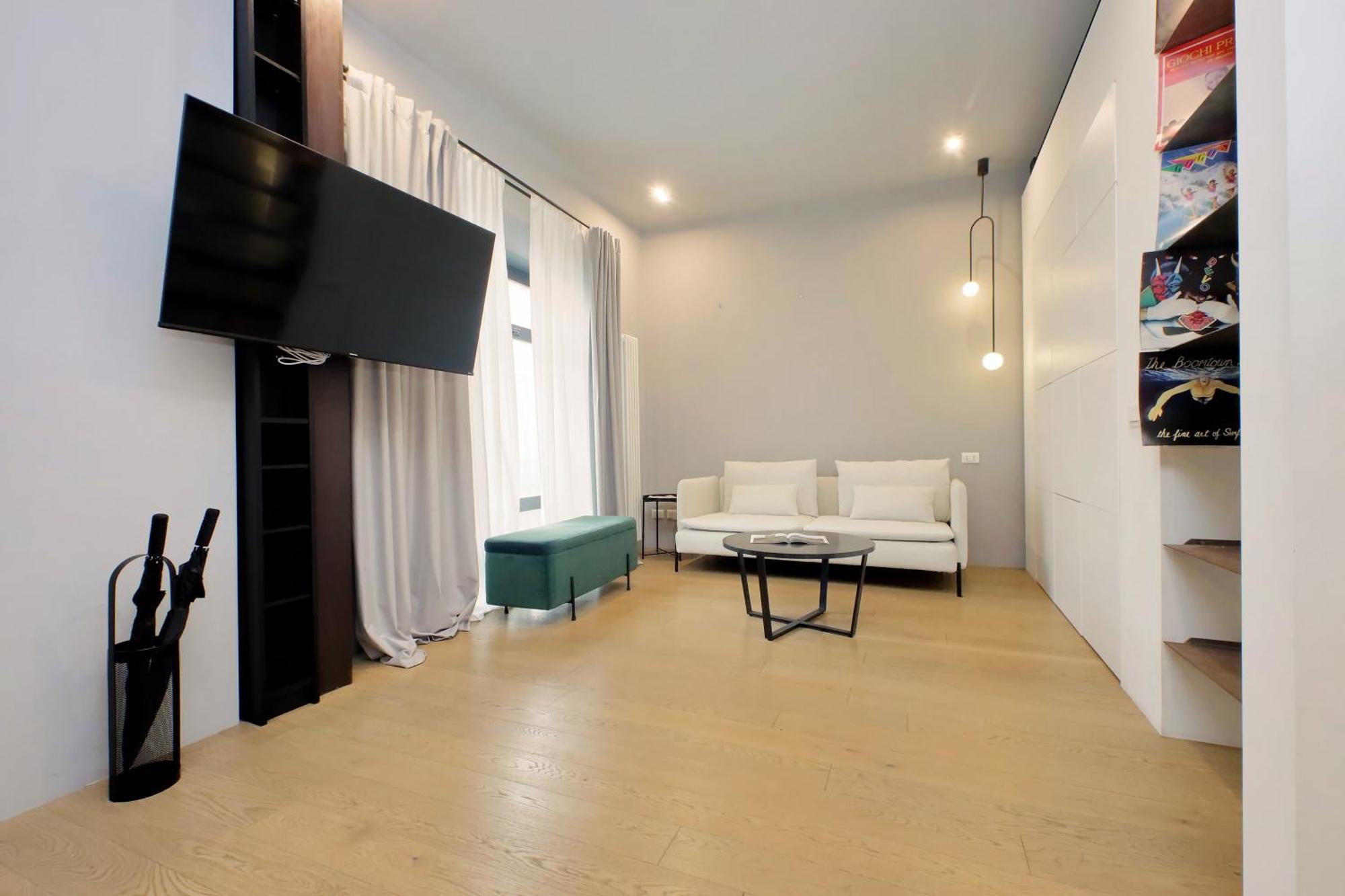 Homely Loft Beltrami 500 Mt From Piramide Apartment