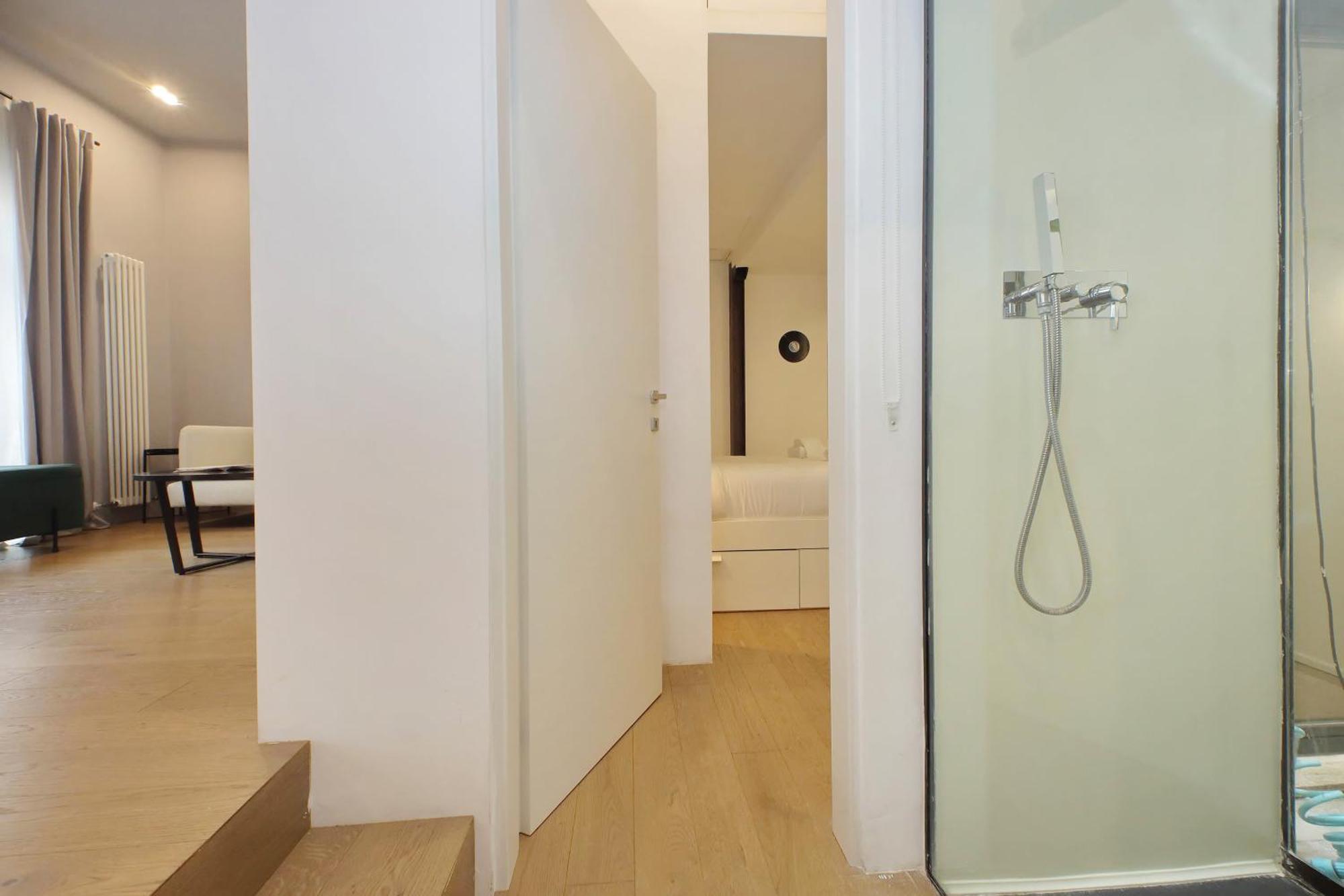 Homely Loft Beltrami 500 Mt From Piramide Apartment