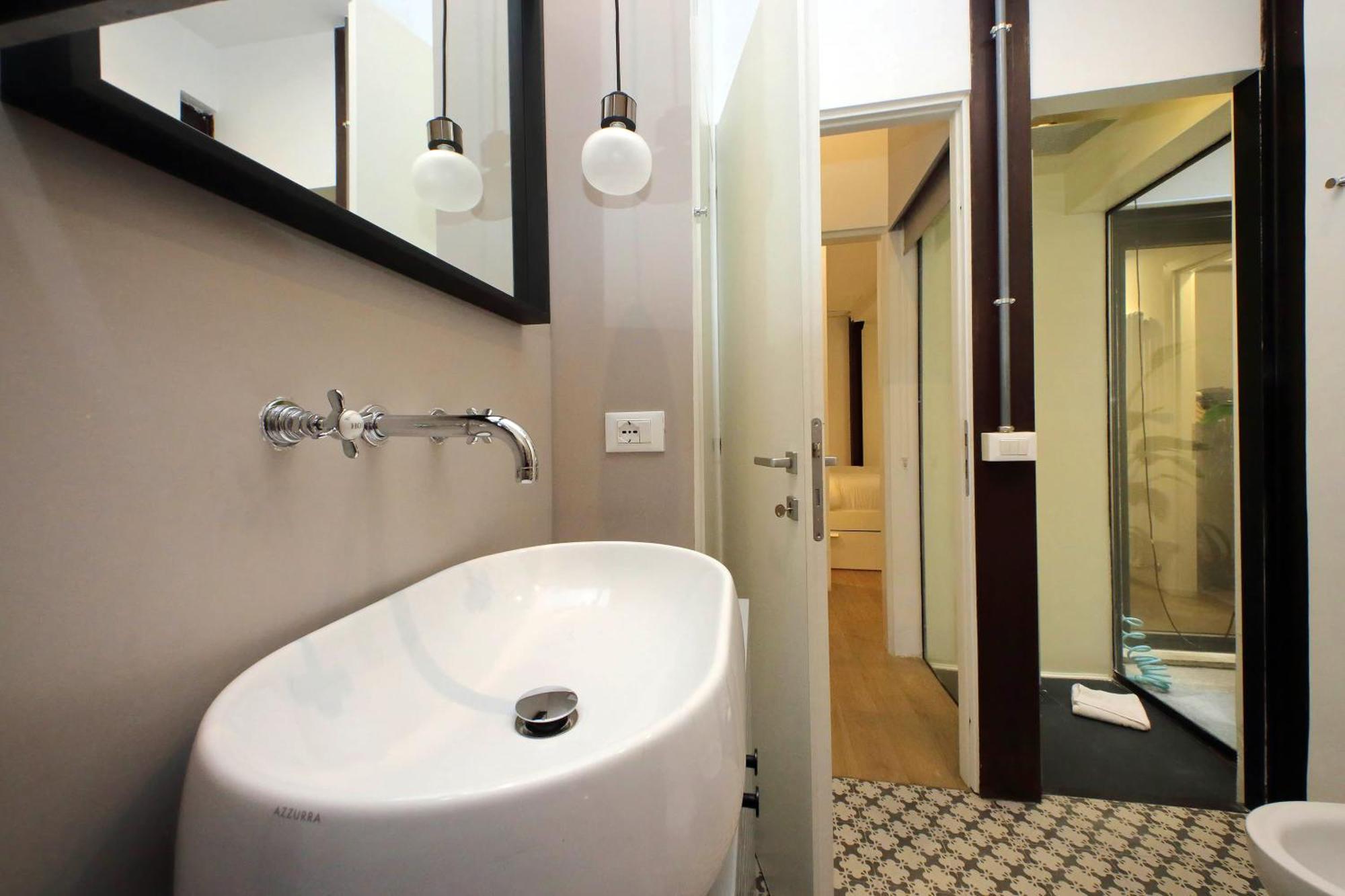 Homely Loft Beltrami 500 Mt From Piramide Apartment
