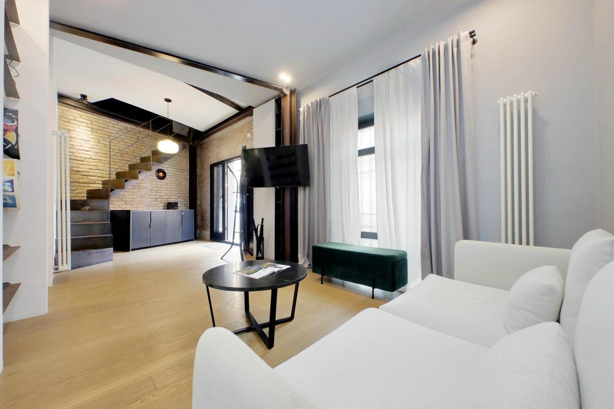 Homely Loft Beltrami 500 Mt From Piramide Apartment